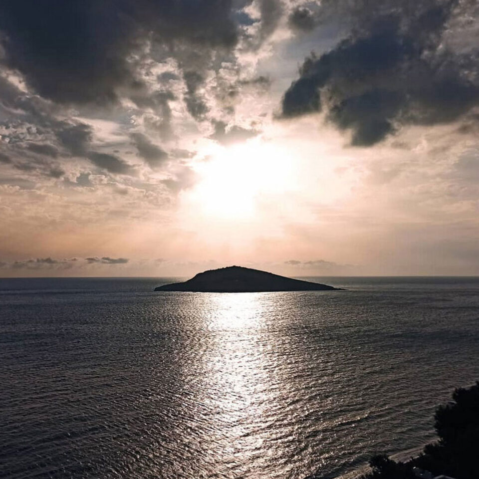 Ηλιοβασιλέματα από το μπαλκόνι .