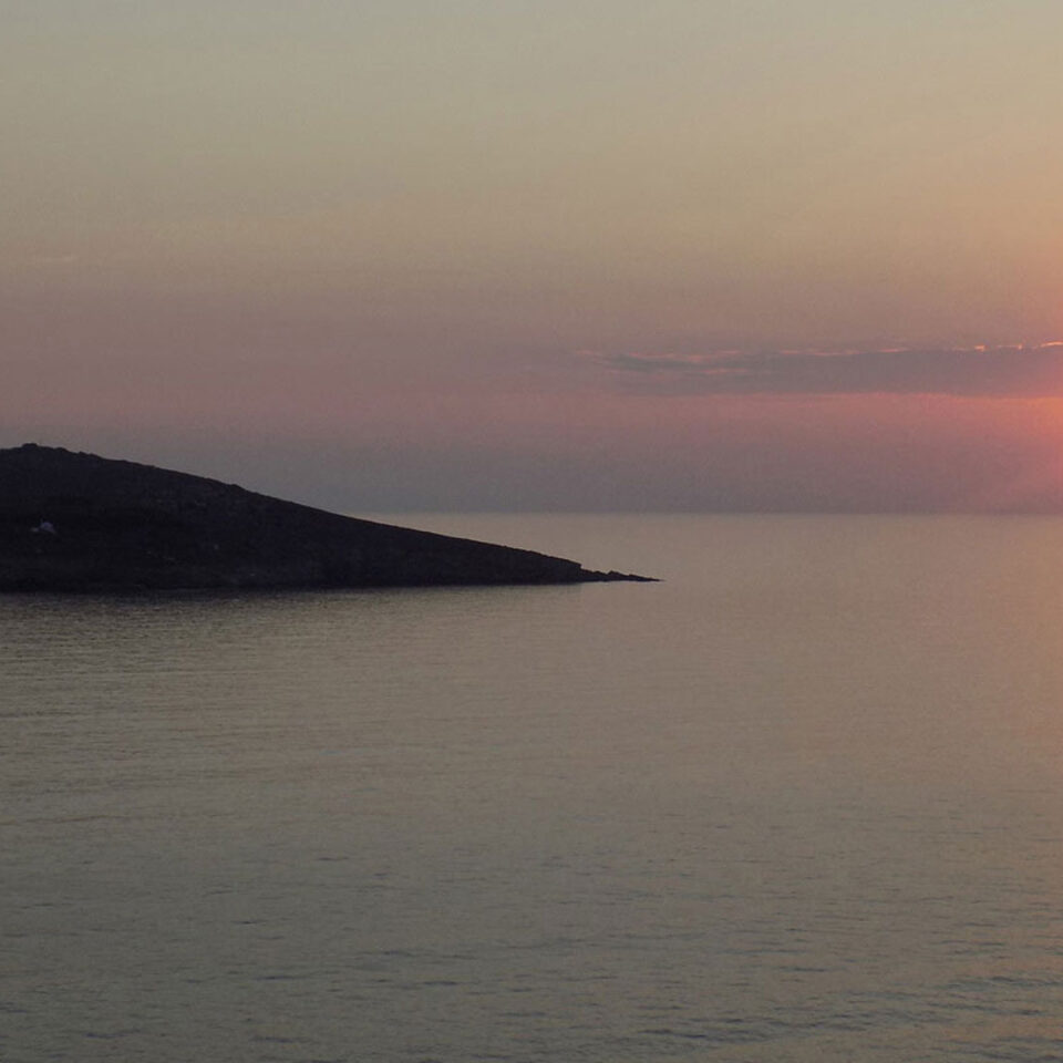 Ηλιοβασιλέματα από το μπαλκόνι .